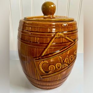 Vintage 1950s • Ceramic McCoy Whiskey Barrel Cookie Jar, Excellent condition